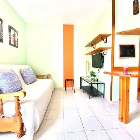 Bonito Apartamento De Un Dormitorio, Con Vista A La Piscina En Costa De Silencio, Tenerife Sur