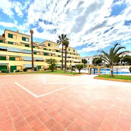 Bonito Apartamento De Un Dormitorio, Con Vista A La Piscina En Costa De Silencio, Tenerife Sur *