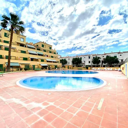 Bonito Apartamento De Un Dormitorio, Con Vista A La Piscina En Costa De Silencio, Tenerife Sur *